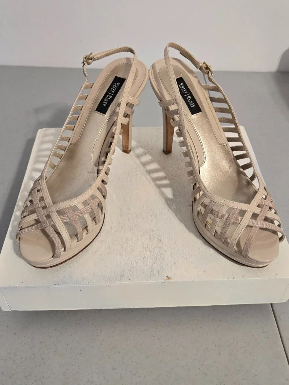 White House Black Market Gena Beige & Nude strappy slingback Heels 8.5
